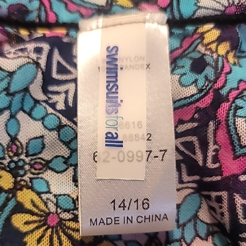 0842. Swimsuitsforall ~ Multicolor Floral Fabric ~ Coverup ~ 14/16 ~💜 - Picture 2 of 10